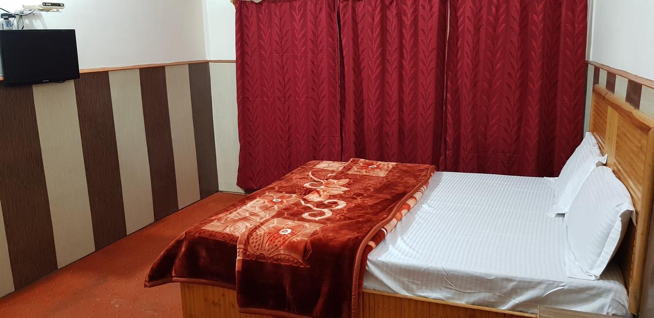 Kassal Heights Hotel Patnitop Buitenkant foto